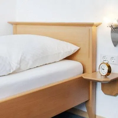 Guest house Landgasthof Loewen Oberopfingen